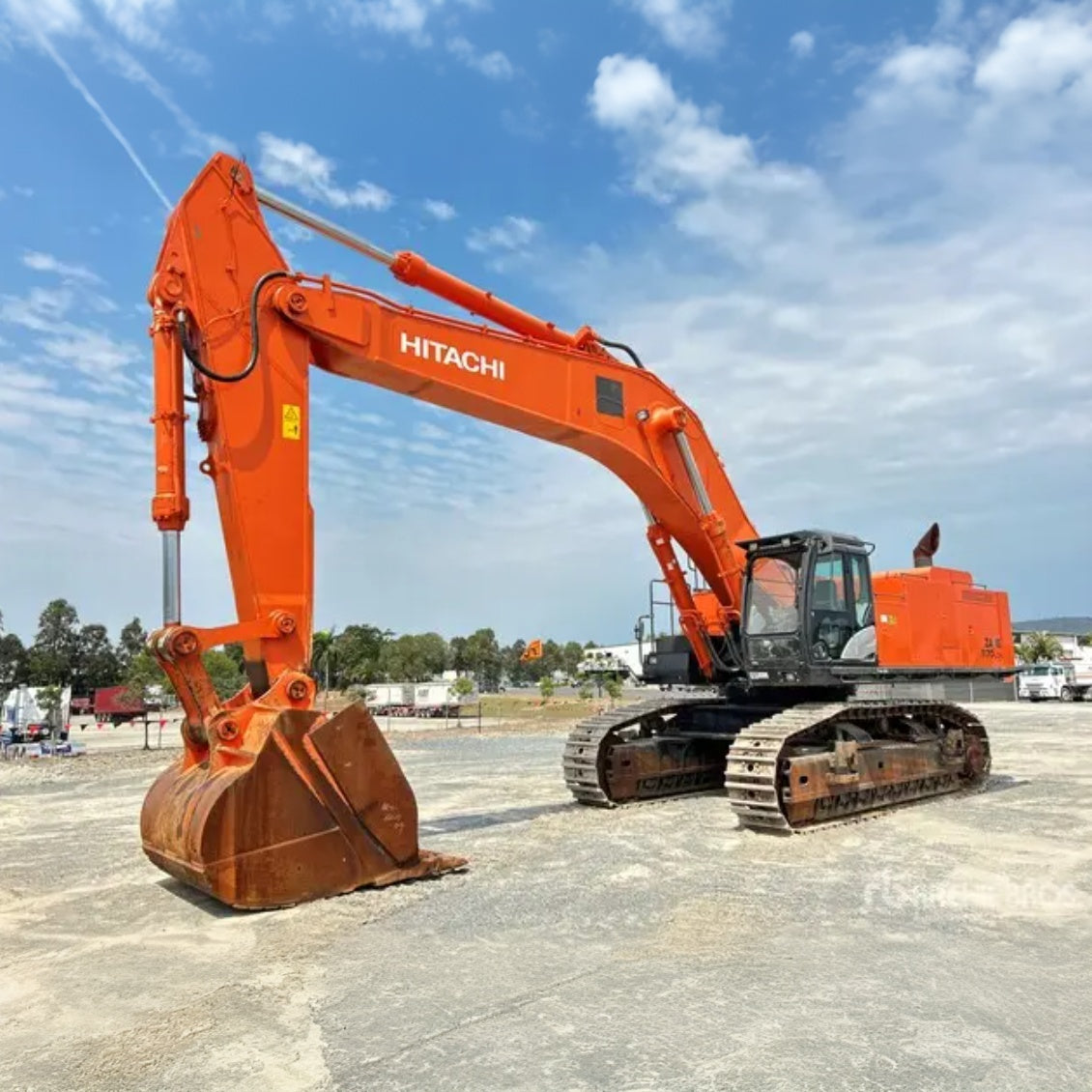 Used Hitachi ZX870LCH-5G Excavator for Sale side view for sale