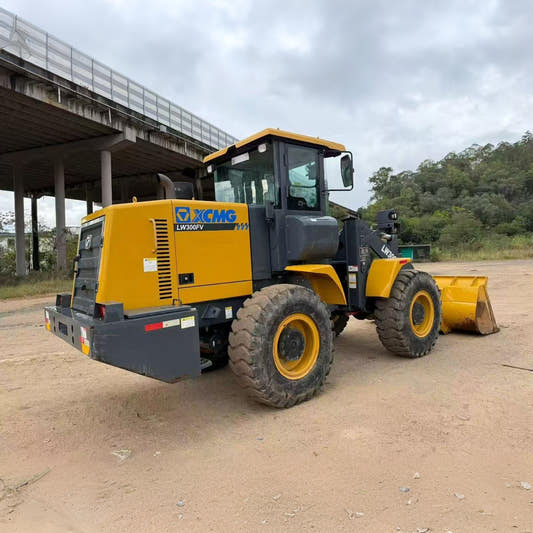Used XCMG LW300FV Wheel Loader for sale side view for sale