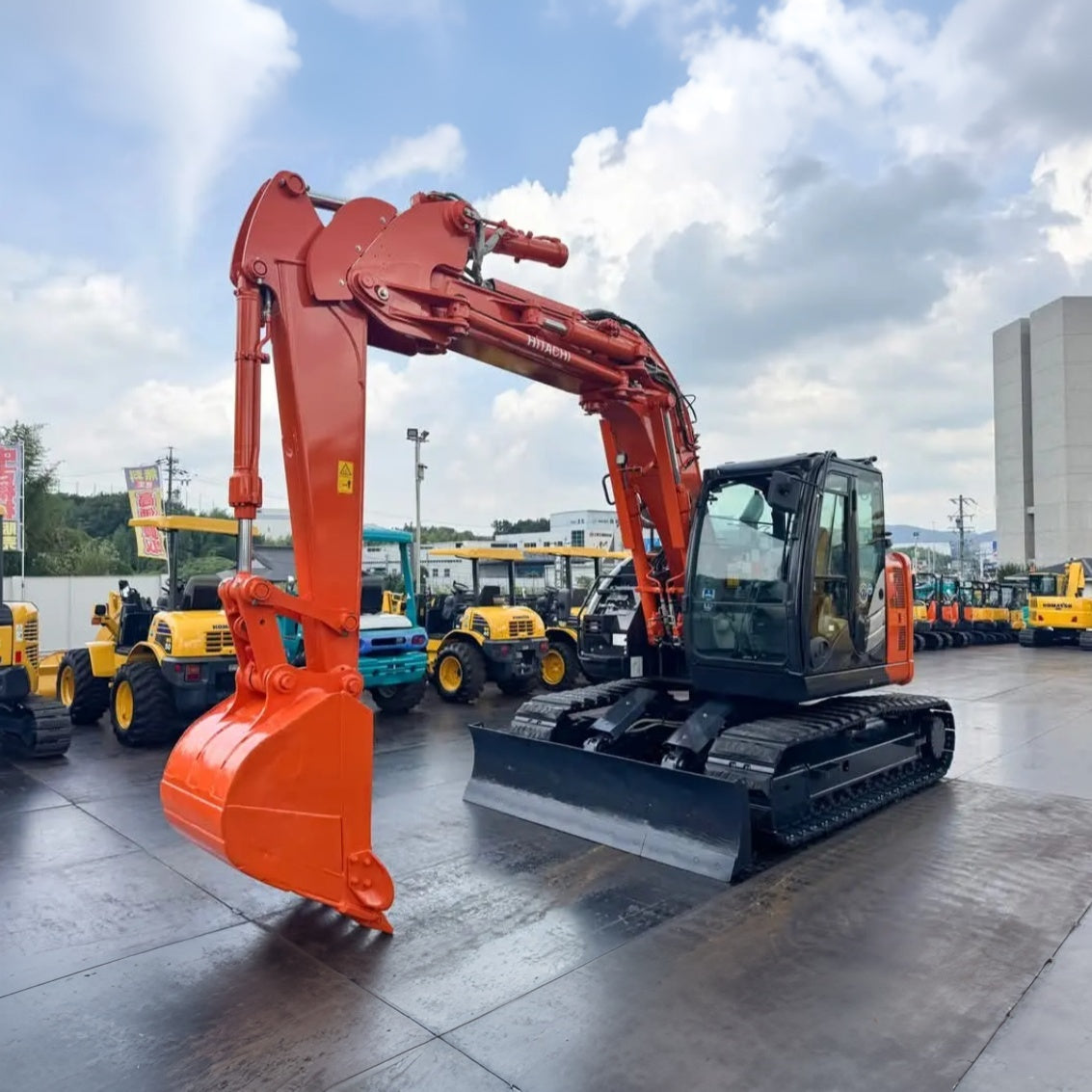 Used Hitachi ZX135 Excavator for Sale side view for sale