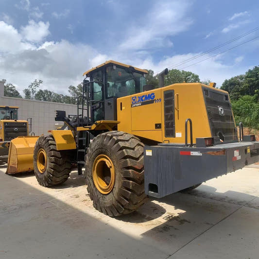 Used XCMG LW700HV Wheel Loader for sale side view for sale