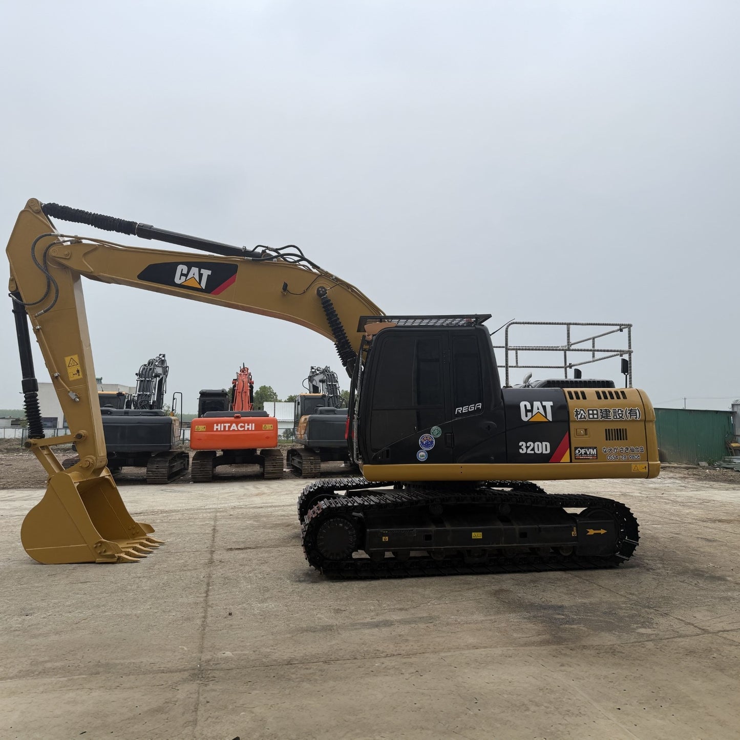 Used Caterpillar 320D Excavator for Sale side view for sale