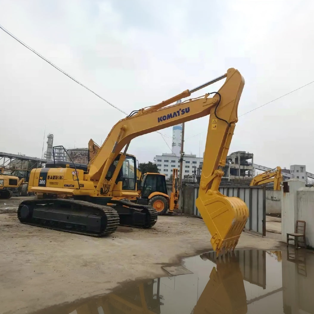 Used Komatsu PC300-8M0 Crawler Excavator for Sale - real inventory photo 1