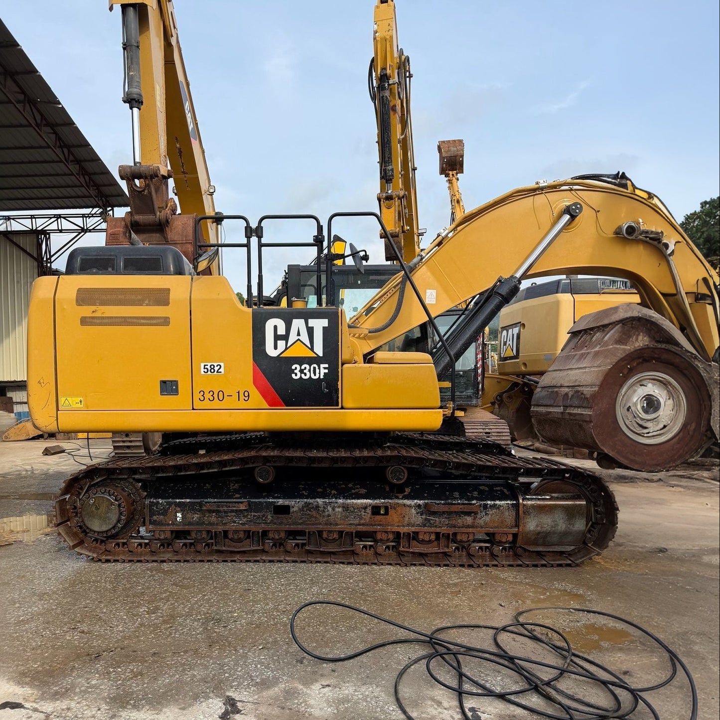Used CAT 330FL Crawler Excavator for Sale - real inventory photo 1