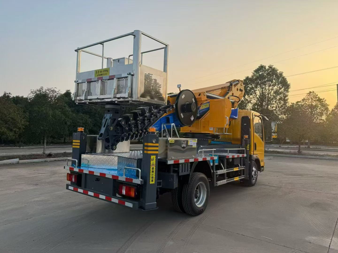 Used Foton 36M TELESCOPIC BOOM Aerial Work Platform Truck for Sale detail view