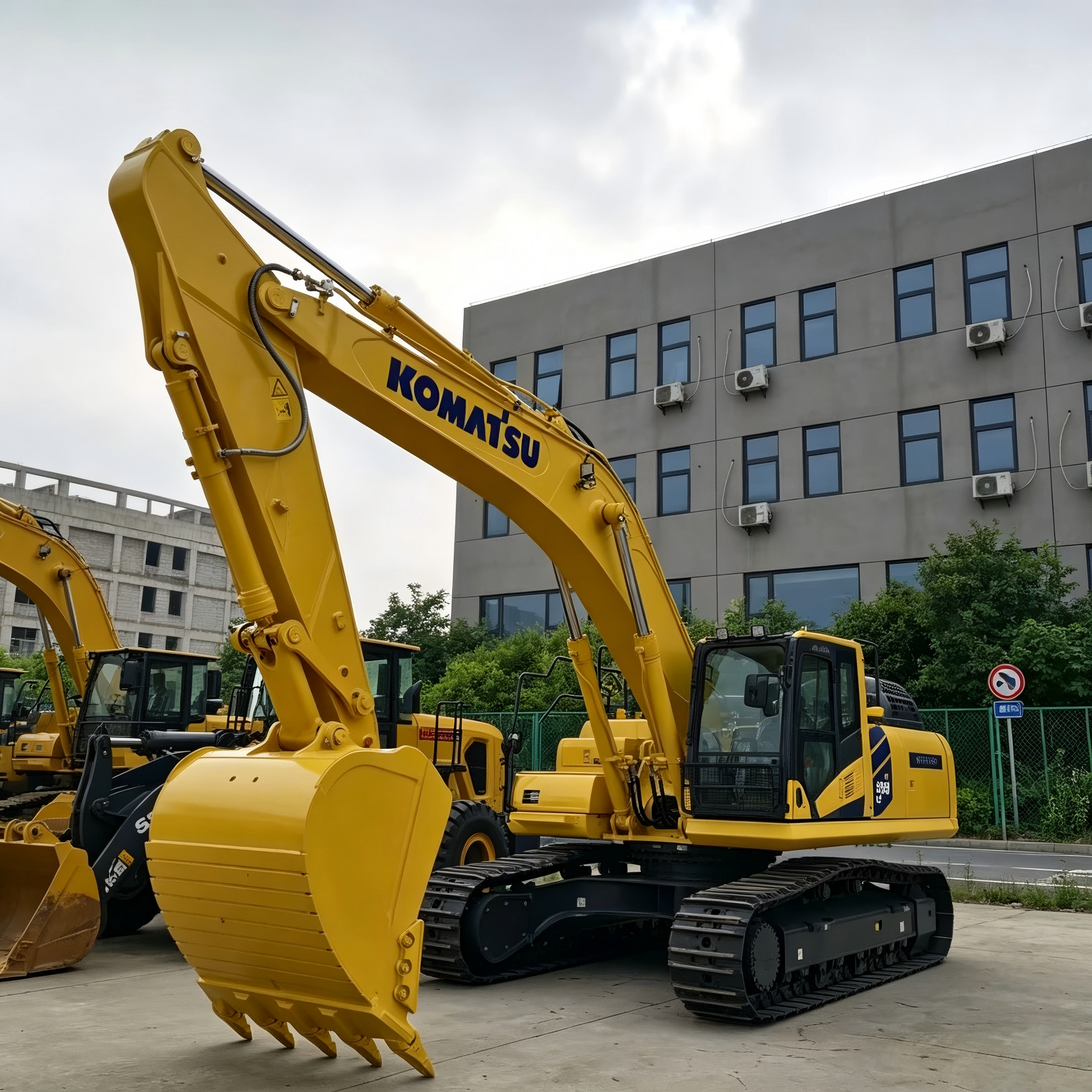 Used Komatsu PC395LC-10 Excavator for Sale side view