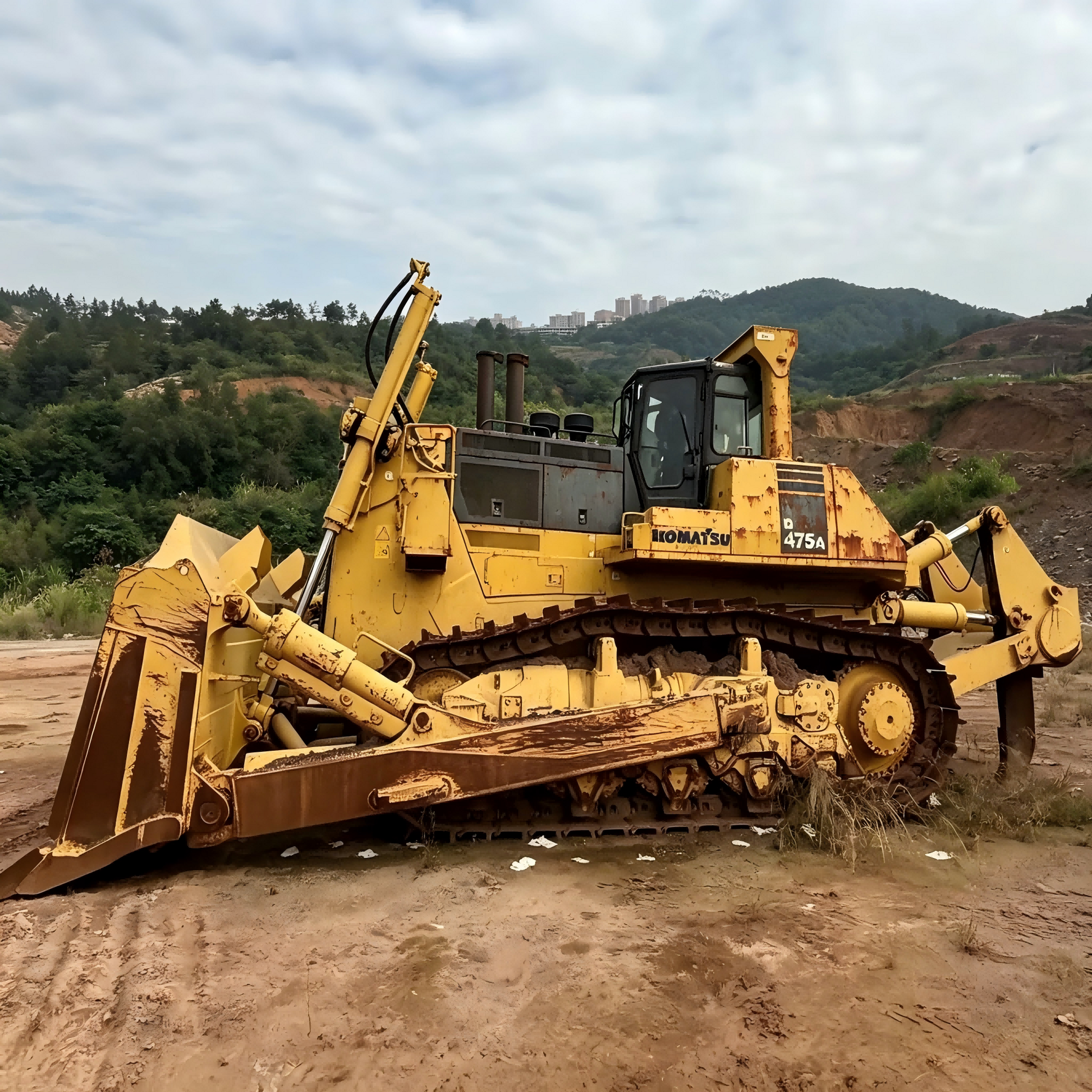 Used Komatsu D475A Bulldozer for Sale side view