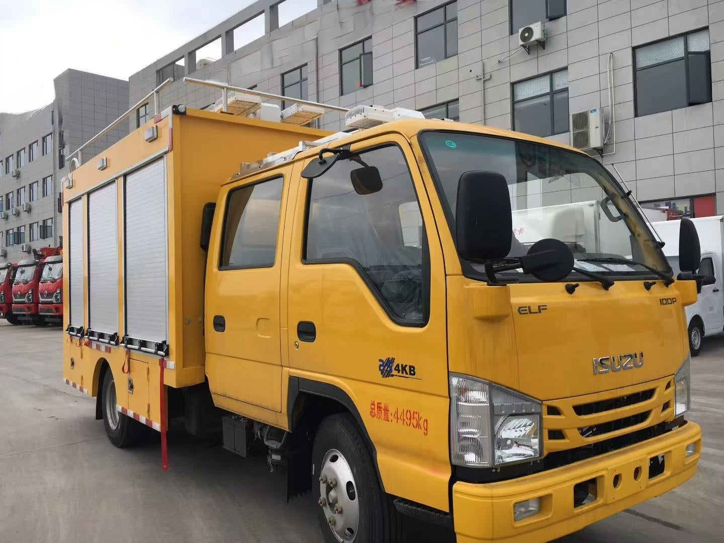 Used Isuzu 50KW GENERATOR Emergency Lighting Truck for Sale rear side view