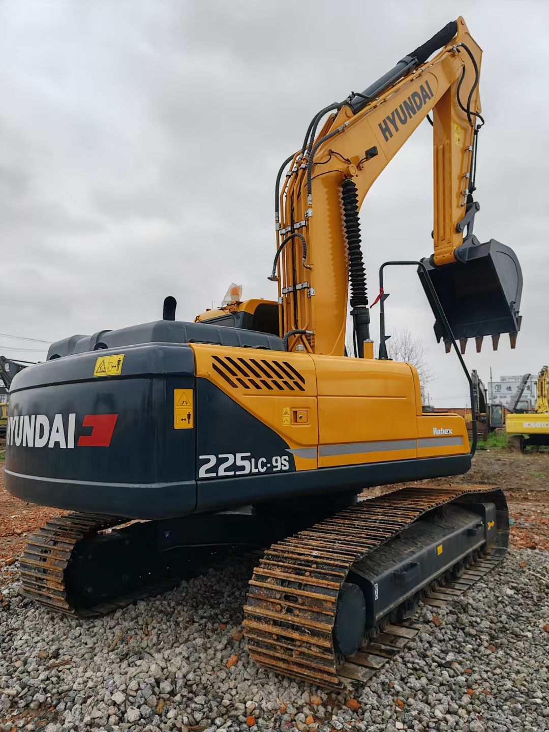 USED HYUNDAI R225LC-9S