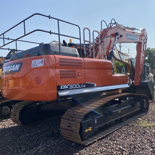 Used DOOSAN DX300LCA crawler excavator real inventory view 1