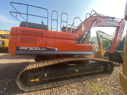 Used DOOSAN DX300LCA crawler excavator real inventory view 2