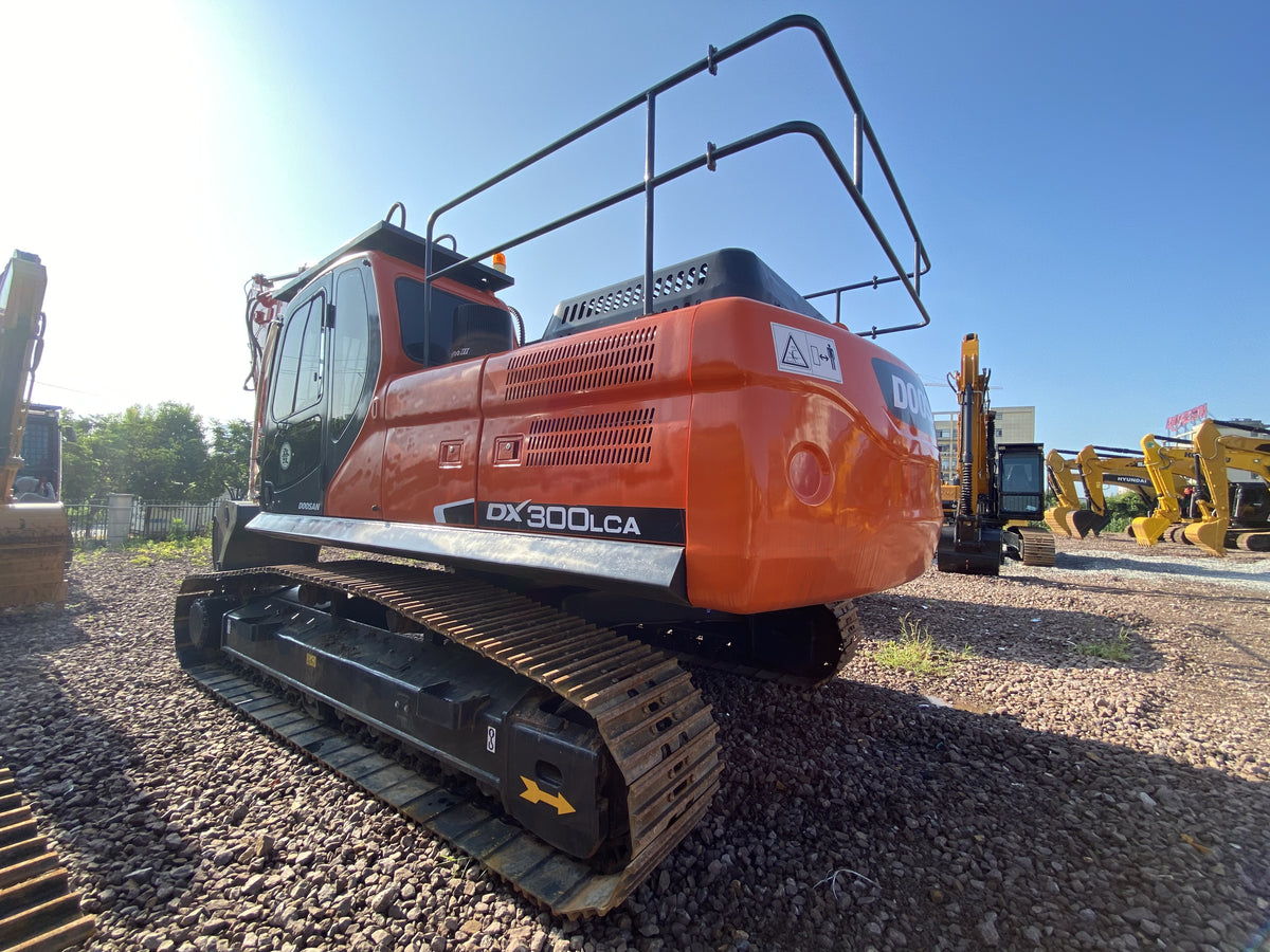 Used DOOSAN DX300LCA crawler excavator real inventory view 5