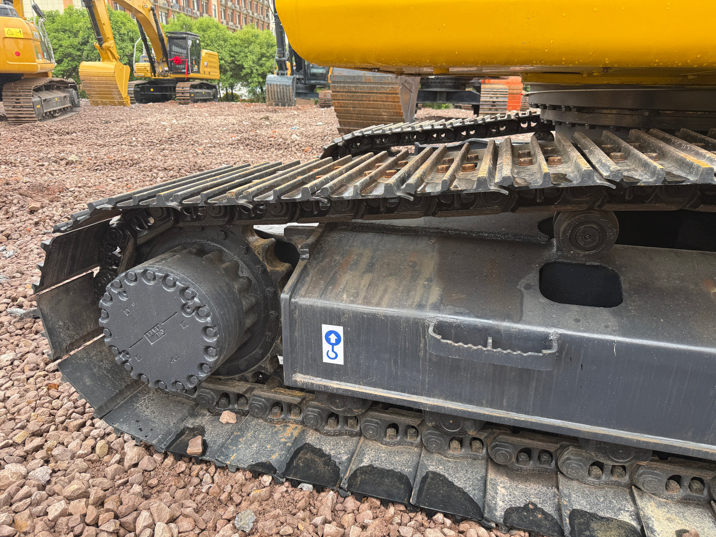Used Komatsu PC200-7 Crawler Excavator for Sale - real inventory photo 4