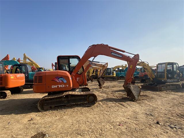 Used Doosan DH70-7 Excavator for Sale rear side view