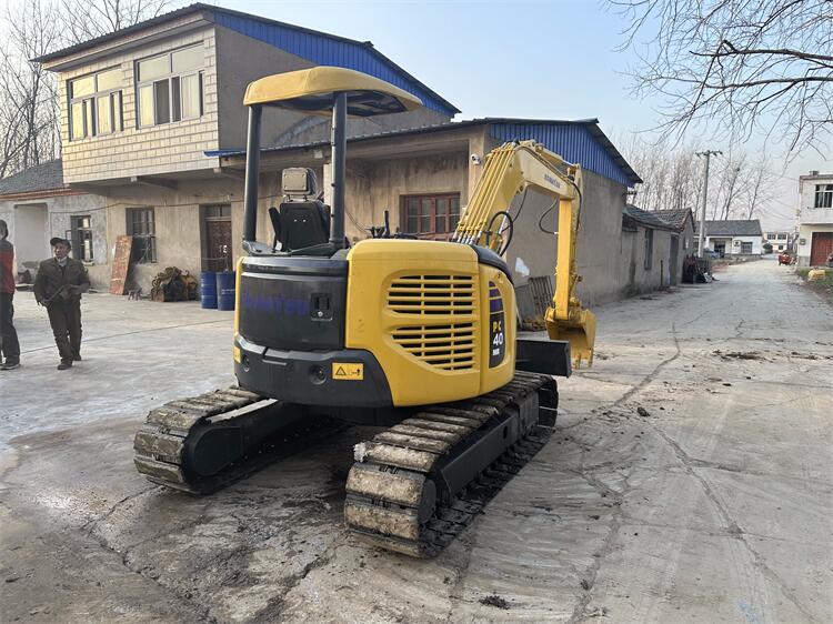 USED KOMATSU PC40MR