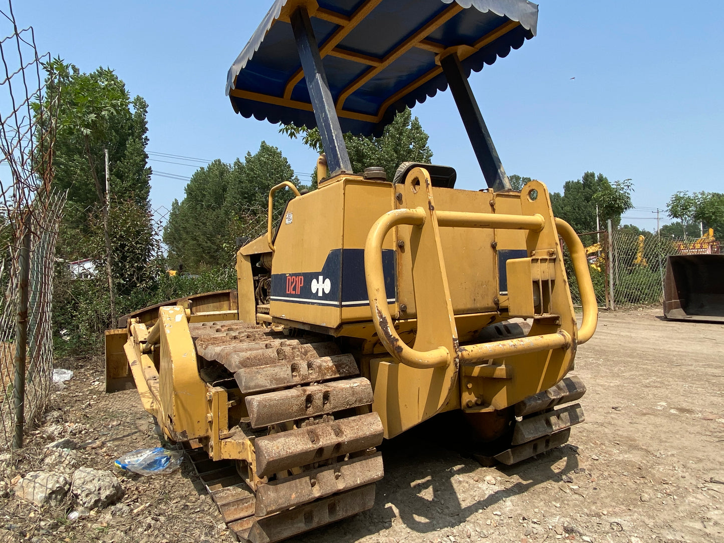 USED KOMATSU D21P