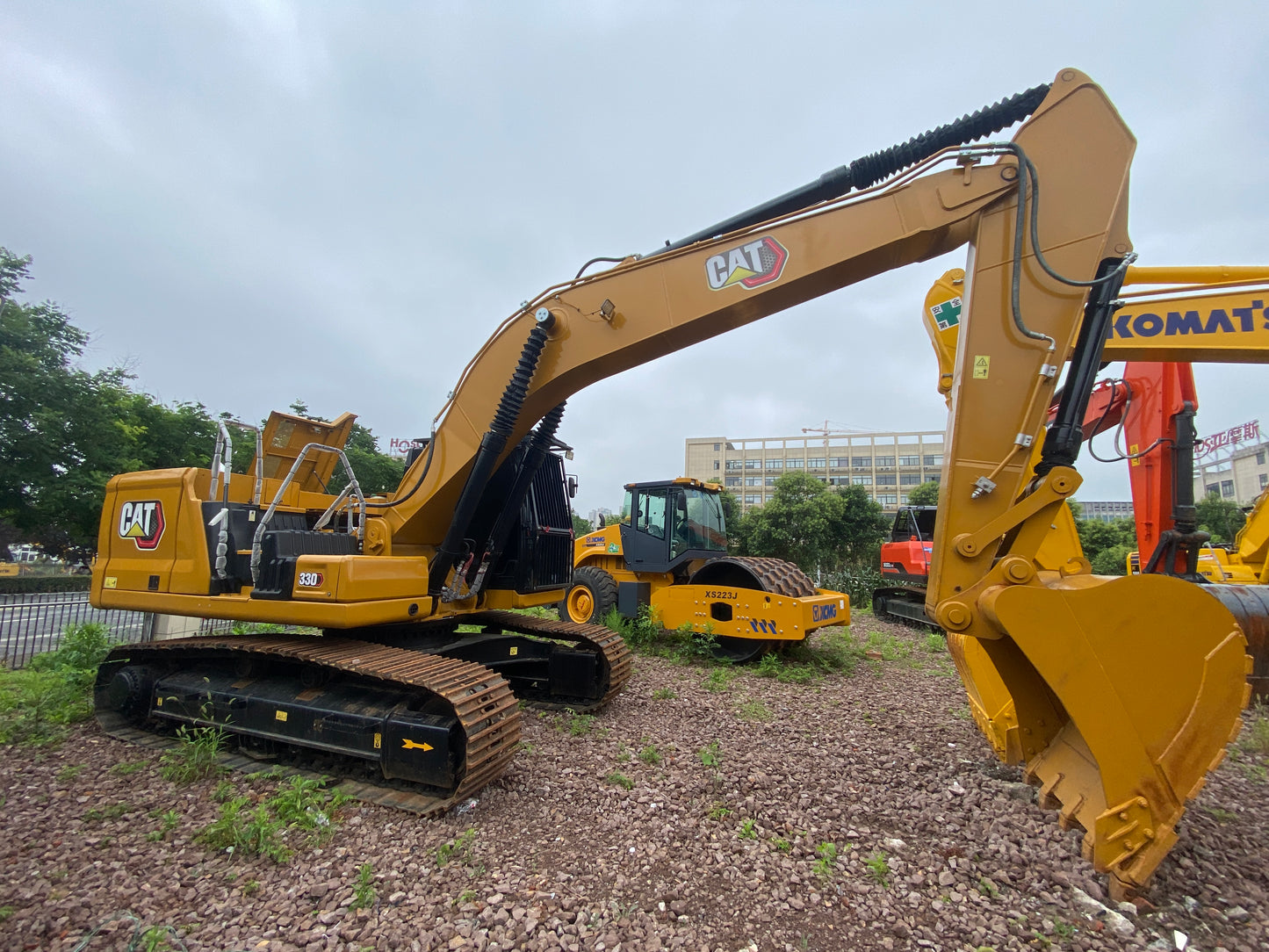 Used CAT 330 Crawler Excavator for Sale - real inventory photo 6