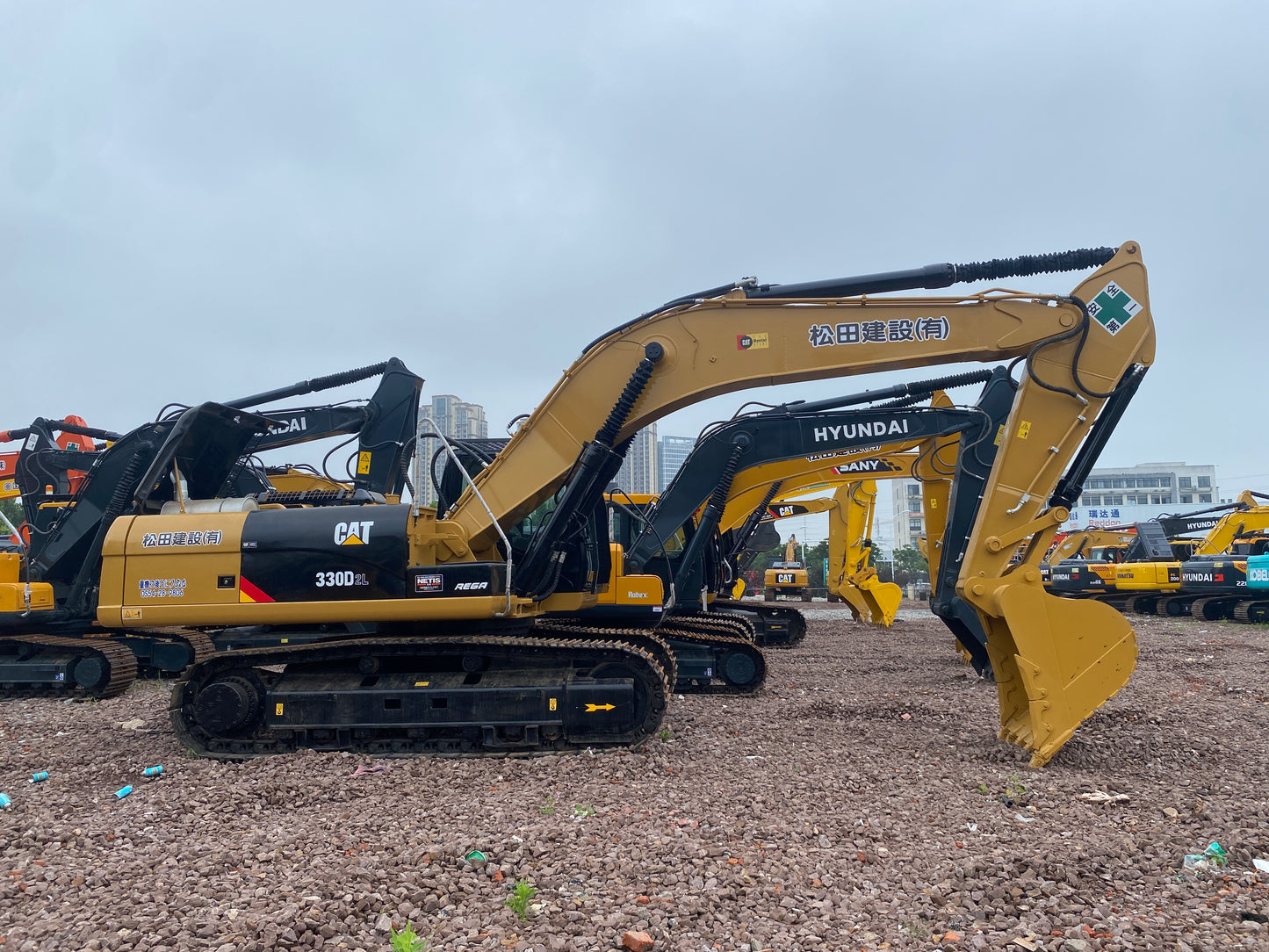 Used CAT 330D2L crawler excavator real inventory view 2
