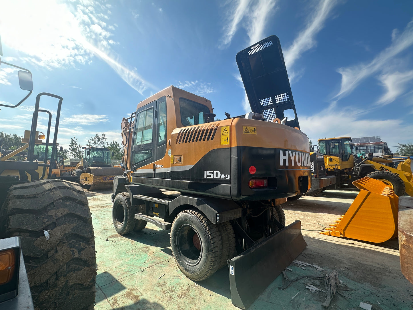 USED HYUNDAI R150W-9
