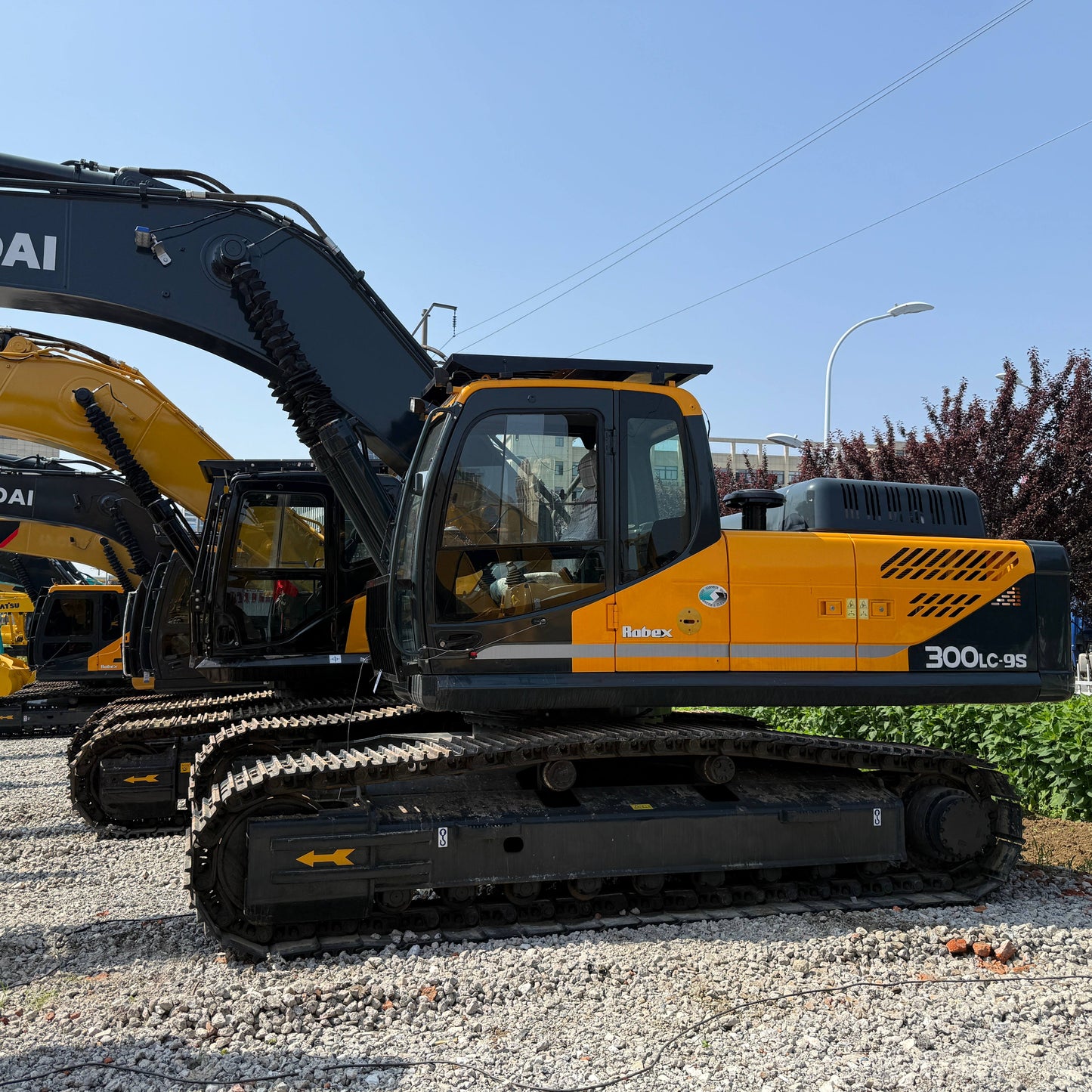 Used HYUNDAI R300LC-9S crawler excavator real inventory view 2