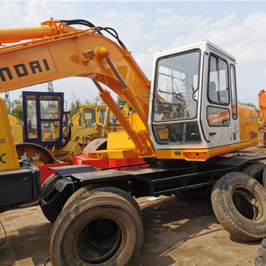 USED HYUNDAI R130W