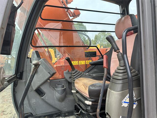 Used Hitachi ZX135 Crawler Excavator for Sale | Hitachi ZX135 Price detail photo 6