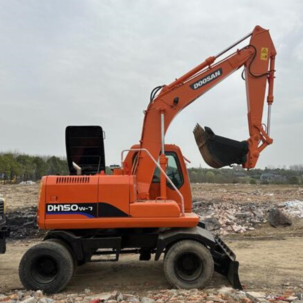 Used Doosan DH150W-7 Excavator for Sale side view