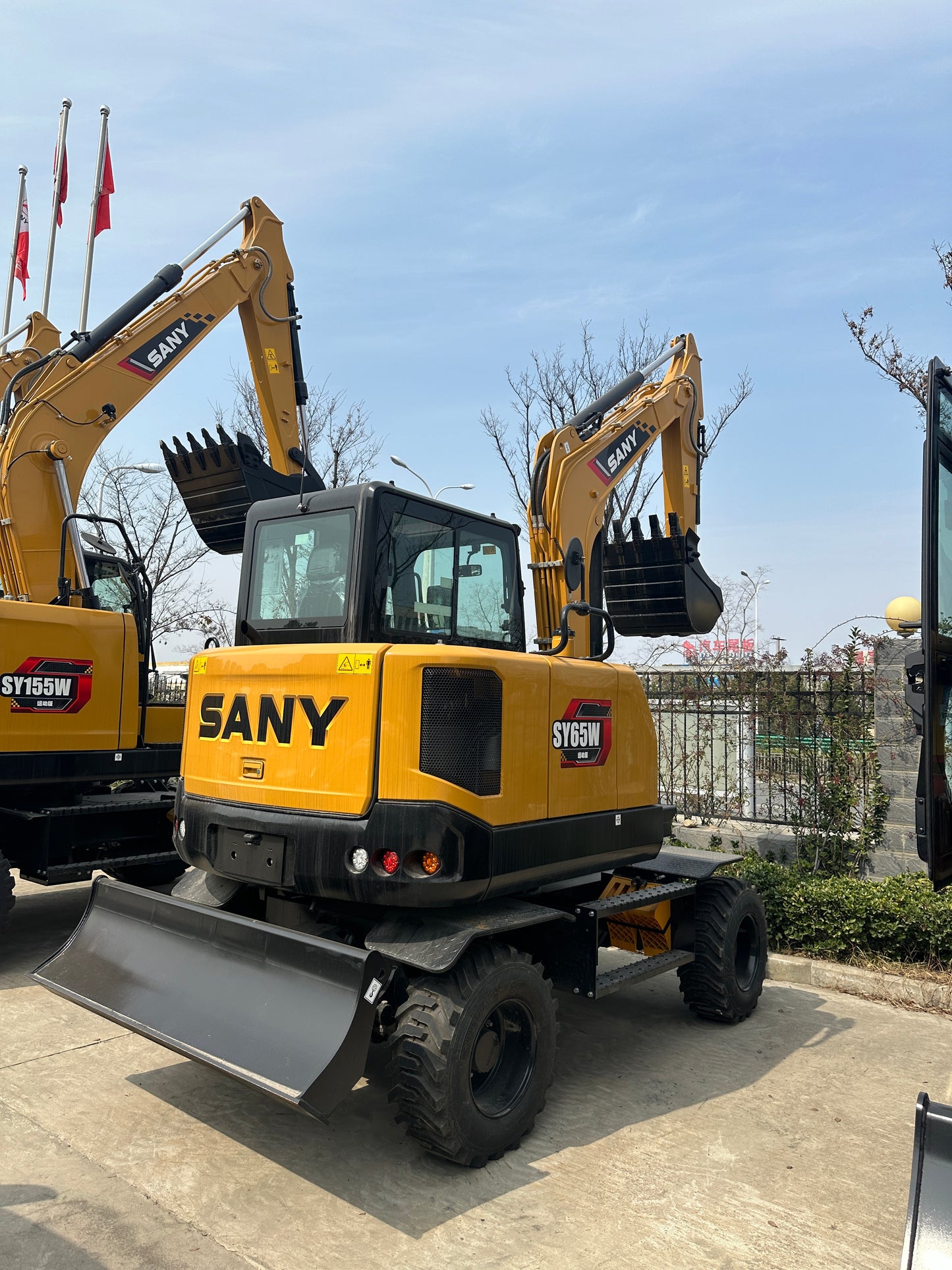 USED SANY SY65W
