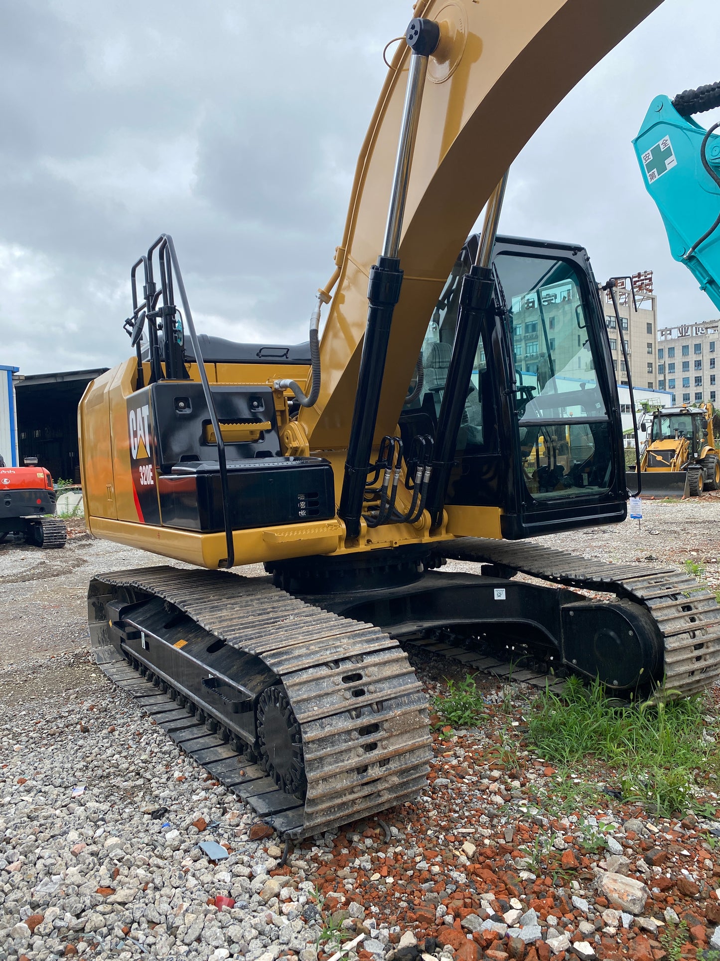 Used CAT 320E crawler excavator real inventory view 5