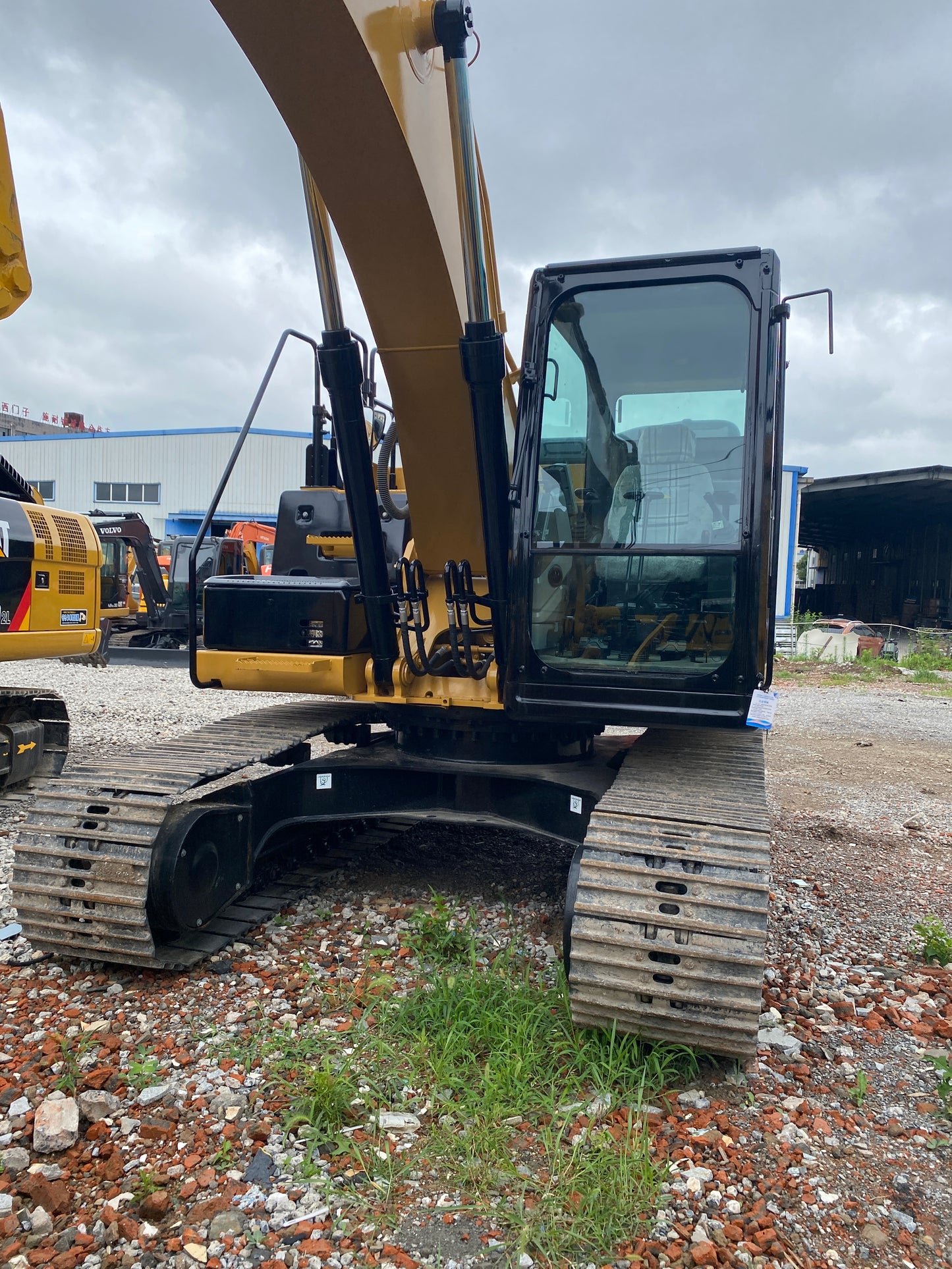 Used CAT 320E crawler excavator real inventory view 6