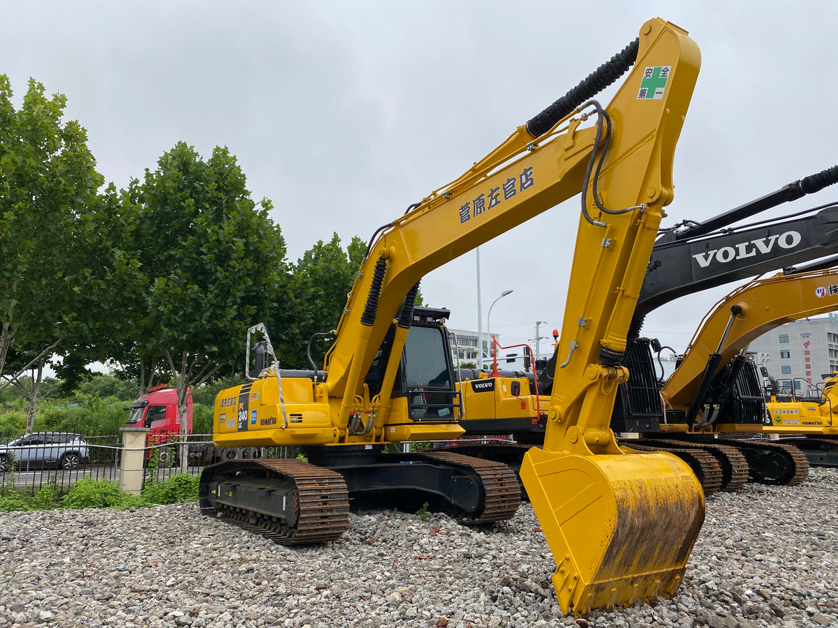 Used Komatsu PC240LC-8 Crawler Excavator - exterior condition view