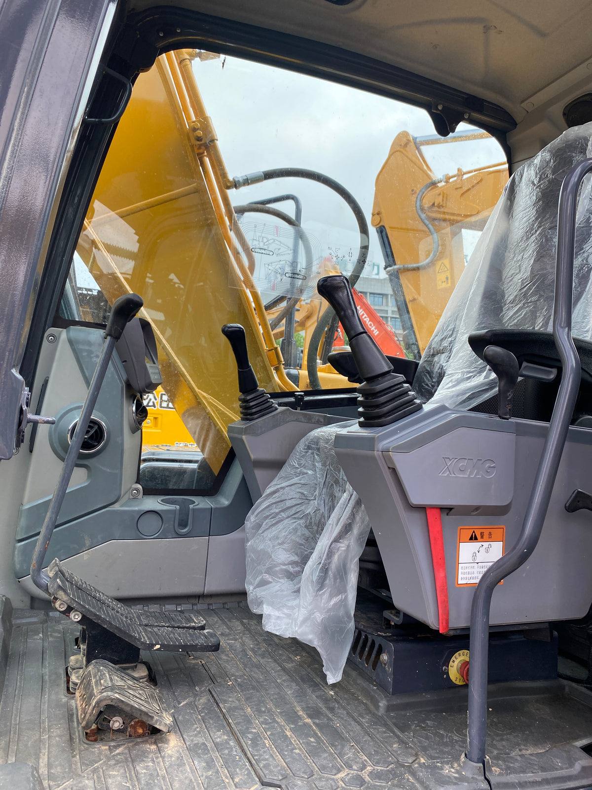 Used XCMG XE135DA crawler excavator real inventory view 5