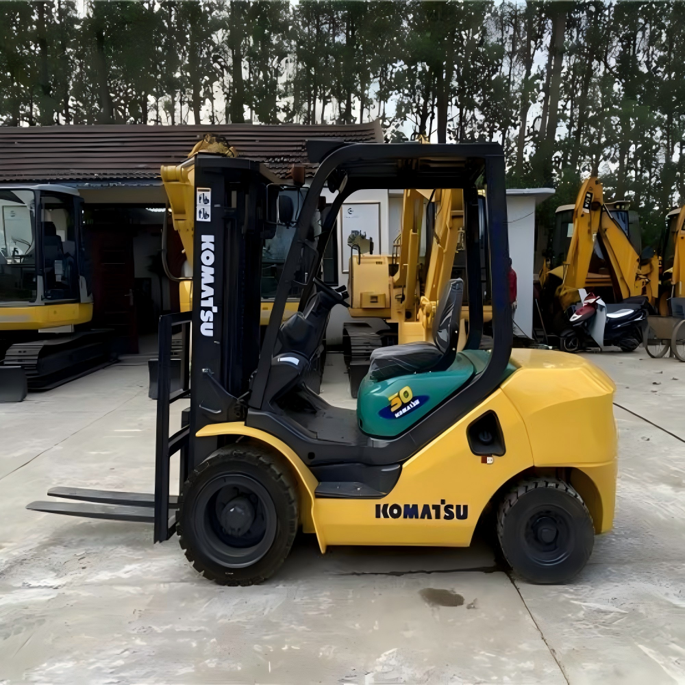 Used Komatsu FD30 Forklift for Sale - Alternative Stock side view