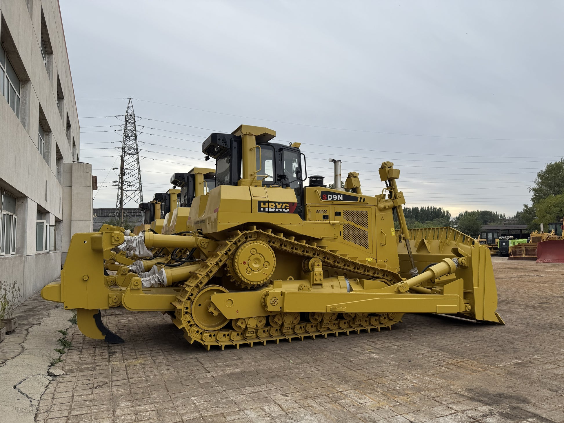 New Hbxg SD9N Bulldozer for Sale rear side view