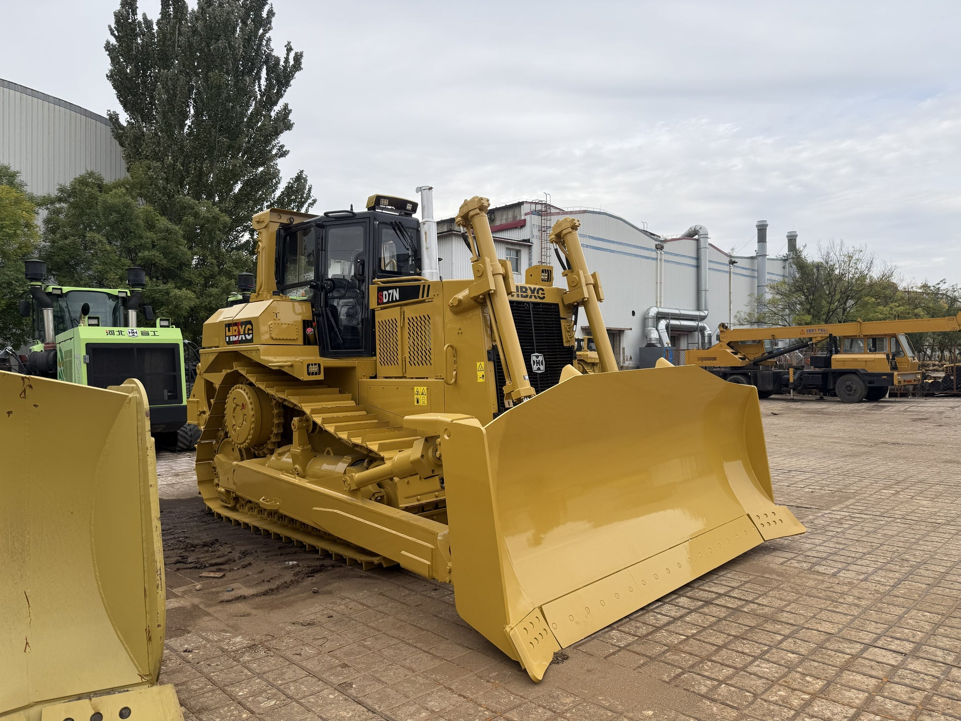 New Hbxg SD7N Bulldozer for Sale rear side view