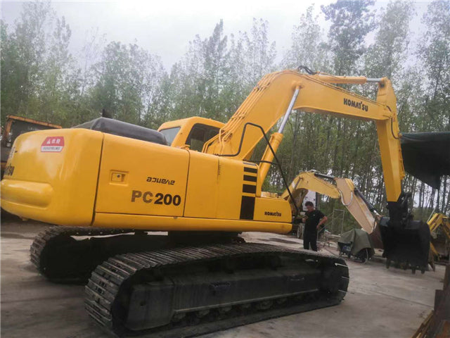 USED KOMATSU PC200-6