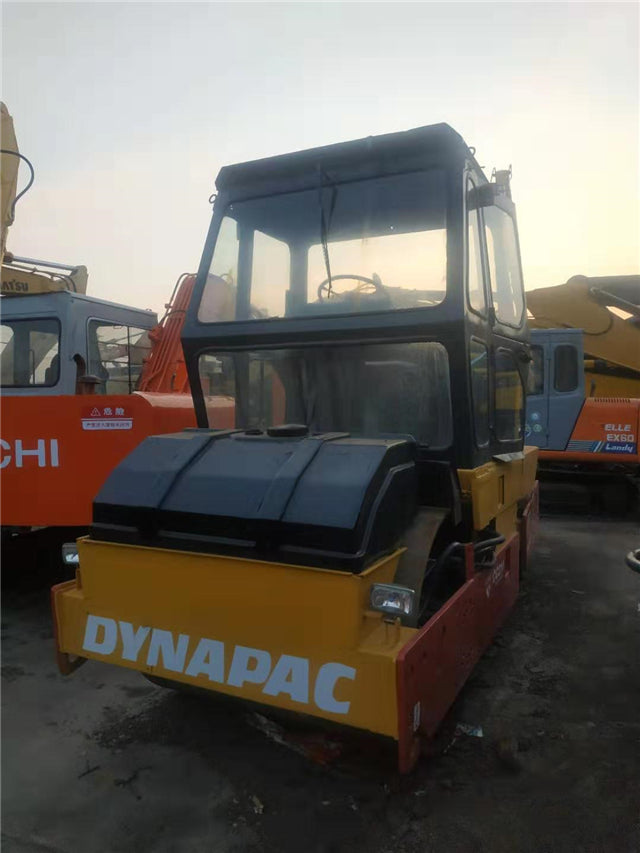 USED DYNAPAC CC211