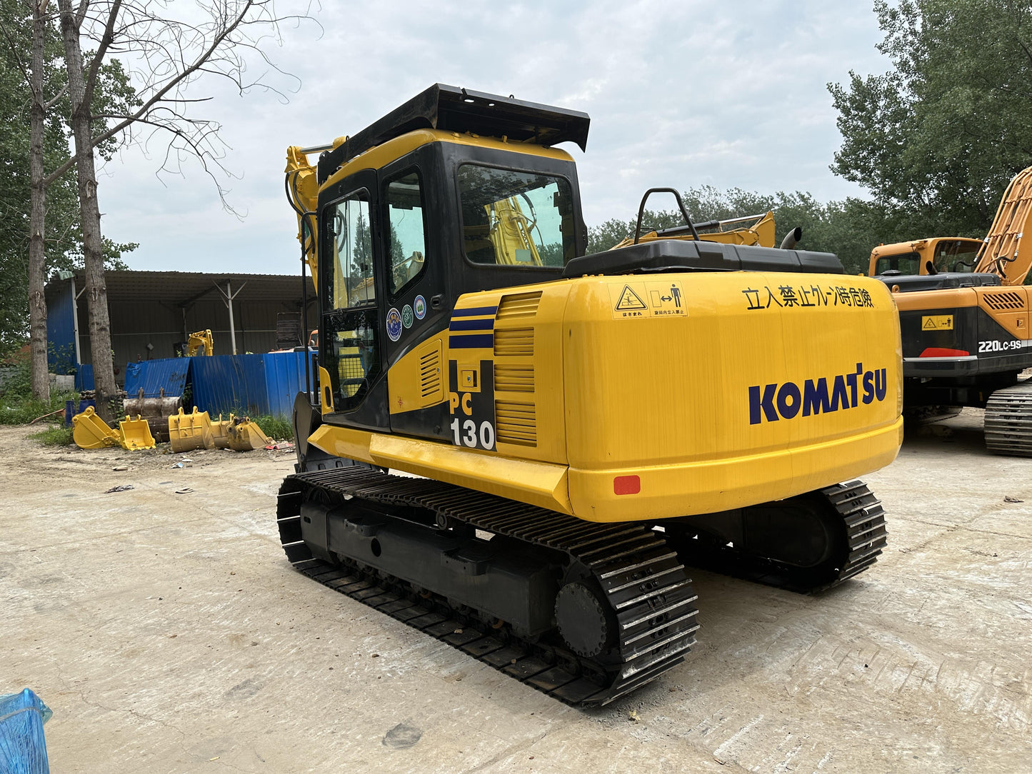 USED KOMATSU PC130-8