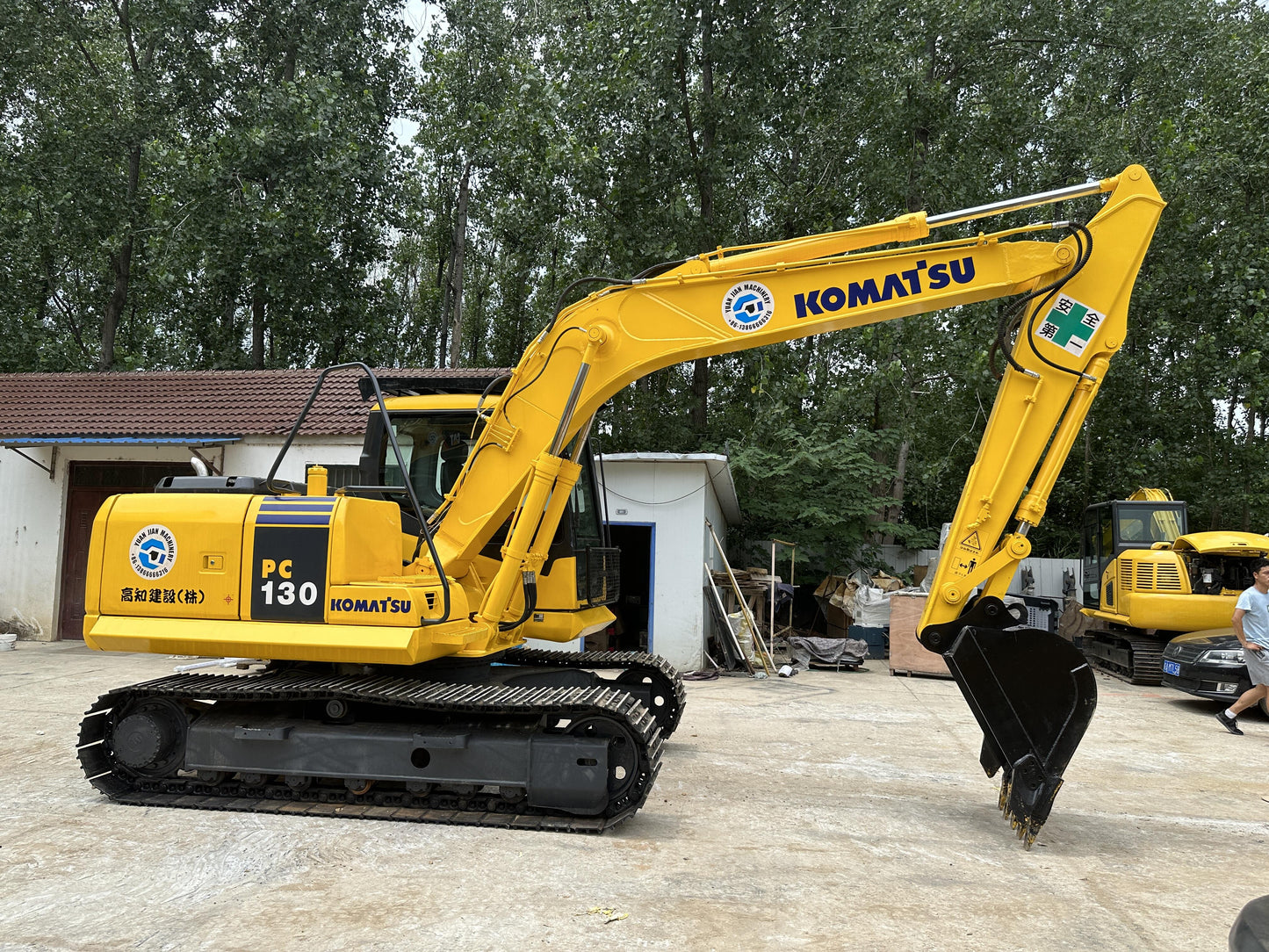 USED KOMATSU PC130-8