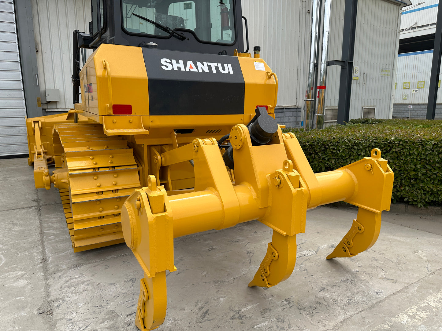 New Shantui DH17B3 Bulldozer for Sale detail view