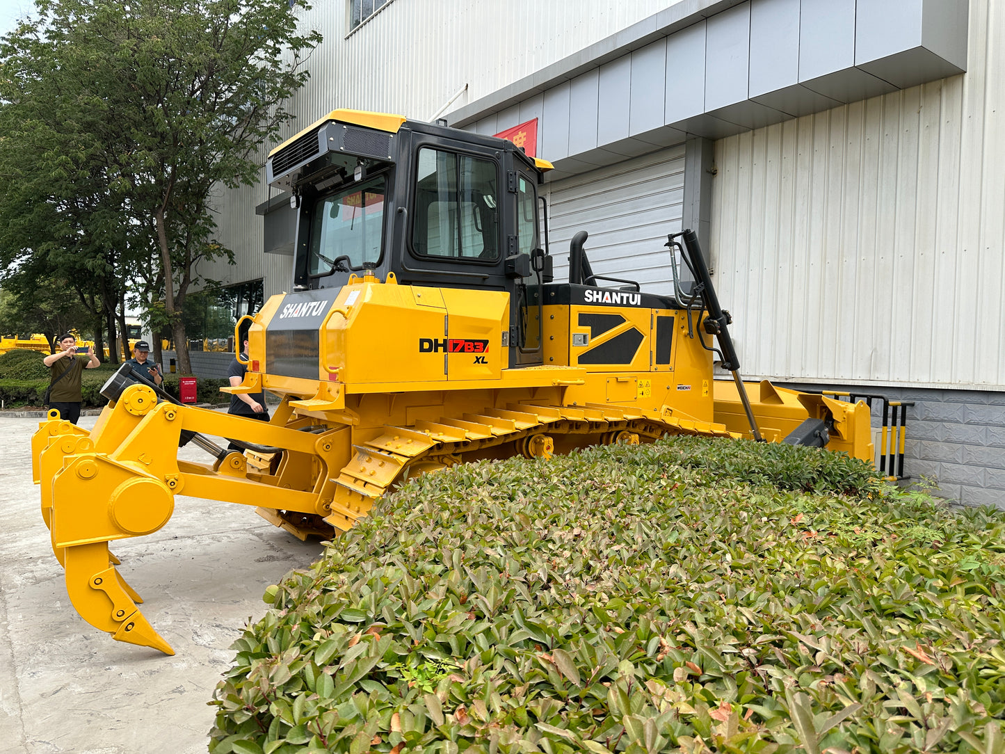 New Shantui DH17B3 Bulldozer for Sale detail view