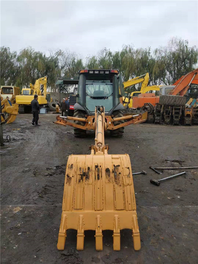 USED CASE 580M