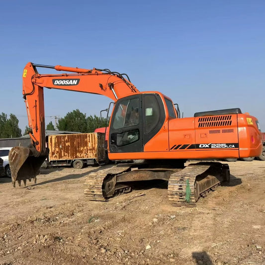 USED DOOSAN DX225NLCA