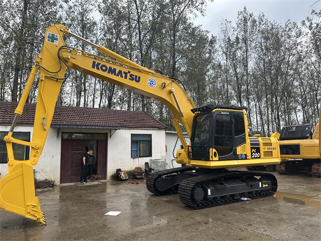 Used Komatsu PC200-8 Excavator for Sale front view