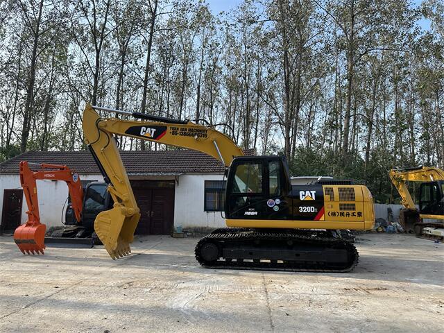 USED CAT 320D2