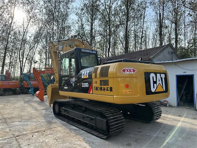 USED CAT 320D2
