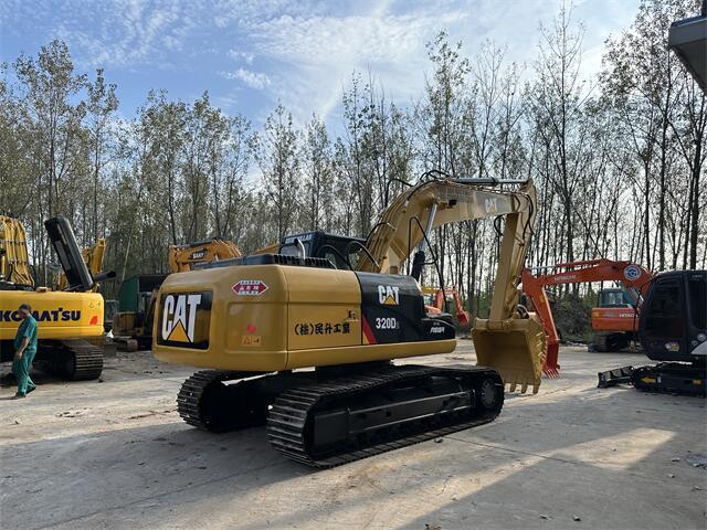 USED CAT 320D2