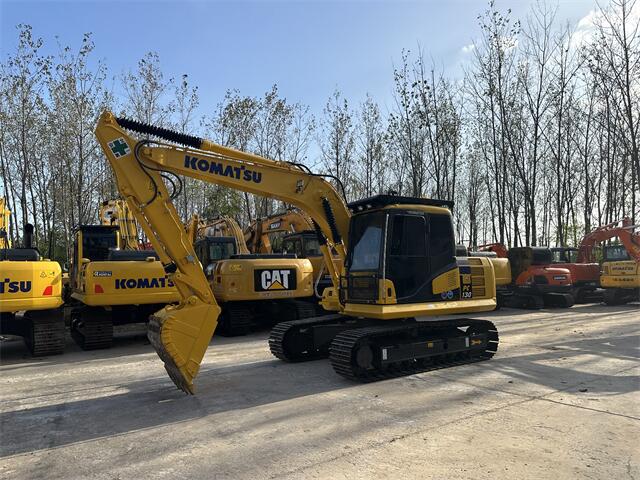 USED KOMATSU PC130-7