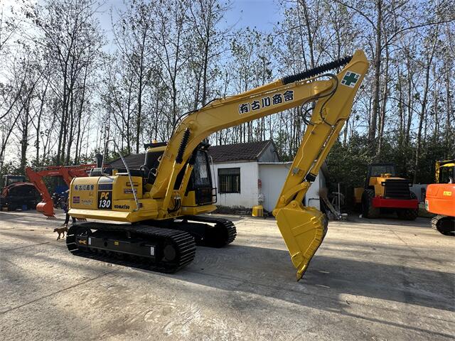 USED KOMATSU PC130-7