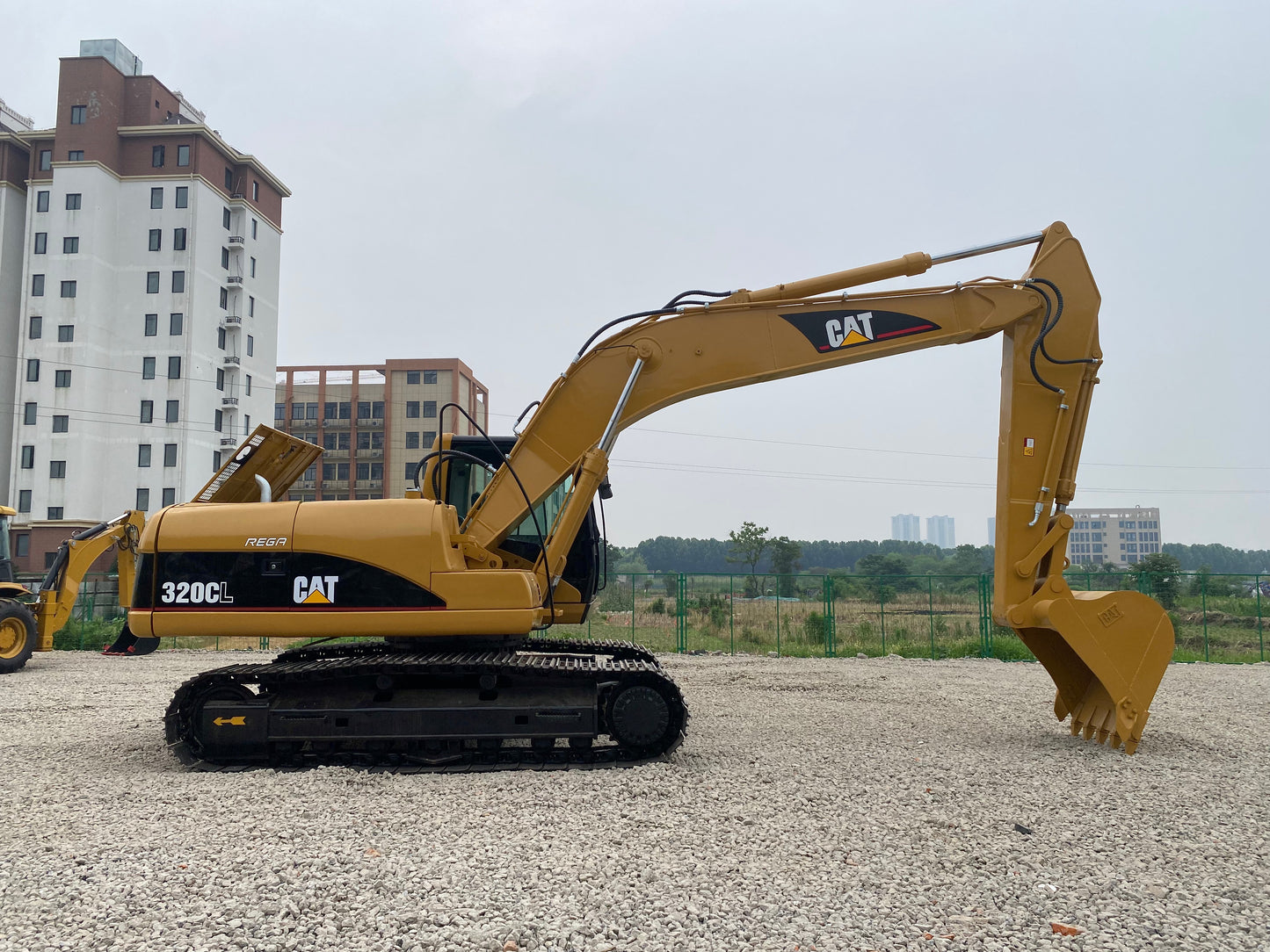 Used CAT 320CL Crawler Excavator for Sale - real inventory photo 3