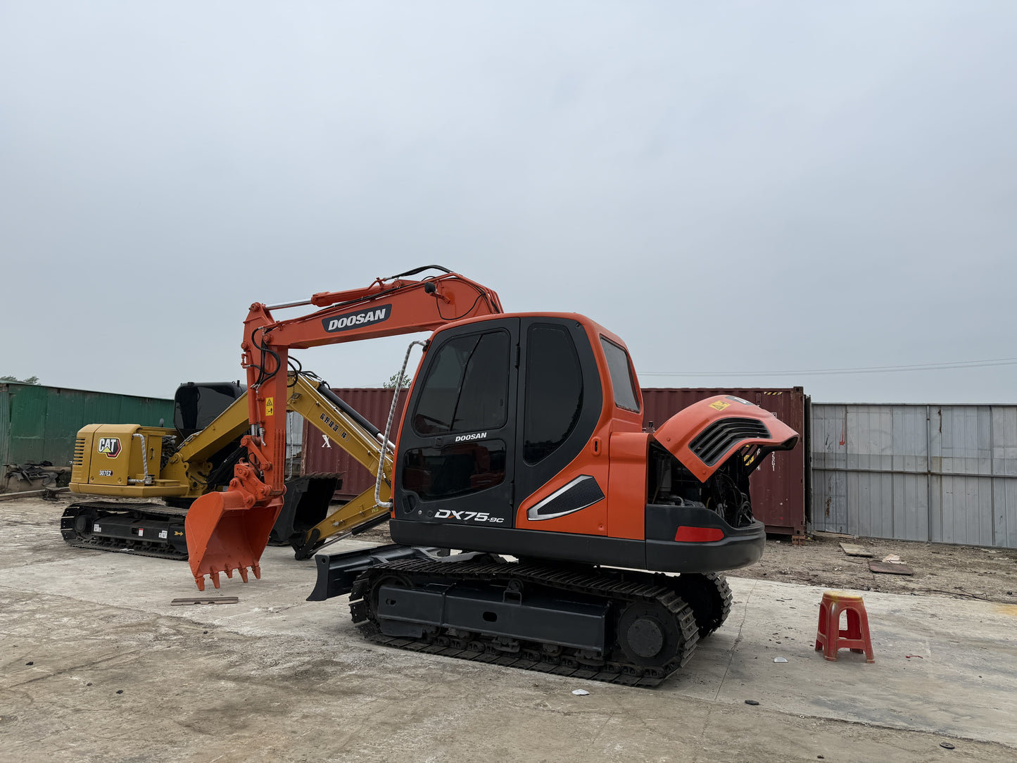 Used DOOSAN DX75-9C Crawler Excavator for Sale - real inventory photo 2